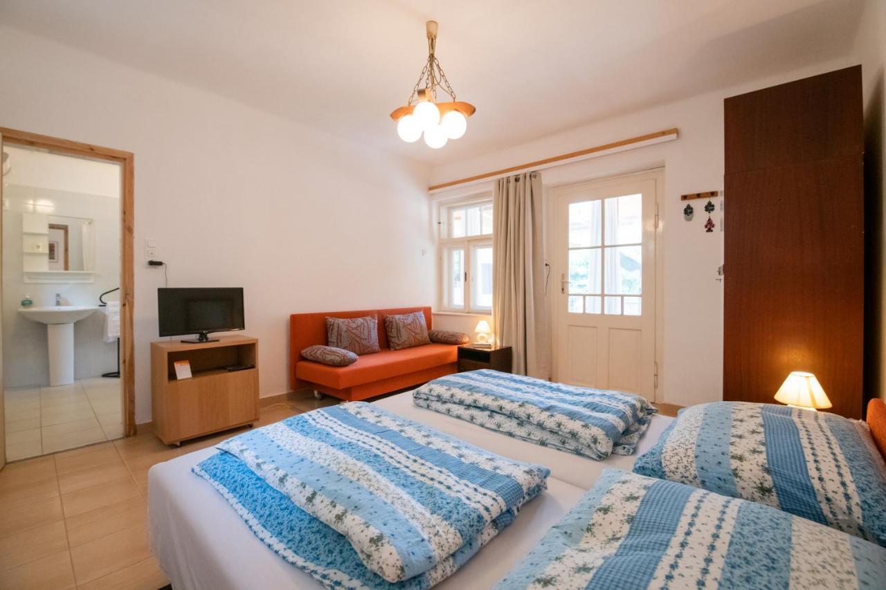 Aranylaz Vendeghaz Apartment Visegrad Bagian luar foto